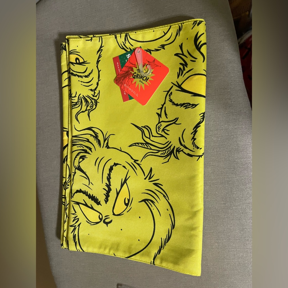 The Grinch Green Table Runner
